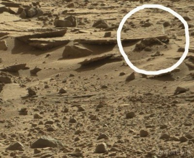 Уфологи розглянули на Марсі тіло мертвого гуманоїда (фото)