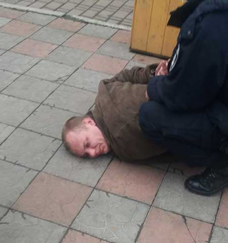 В Івано-Франківську затримали чоловіка, який зірвав прапор України