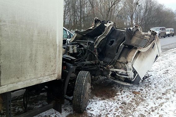 754b5bd61b98b3cb36630b6a4b4e5a8a - Водій фури, яка врізалась в міст на Прикарпатті, помер від отриманих травм - rai.ua