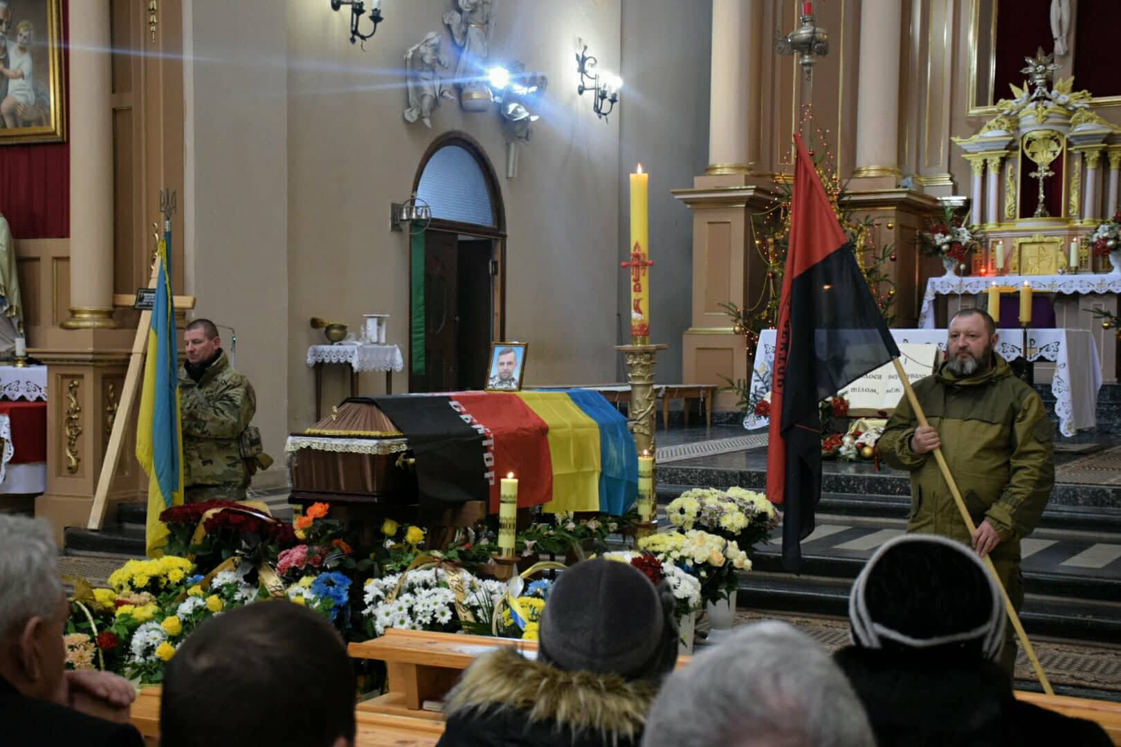 13e865747dbdf04ff06a1cced9a0a29c - У Франківську прощалися з бійцем "Спікером", який загинув на Донбасі - rai.ua