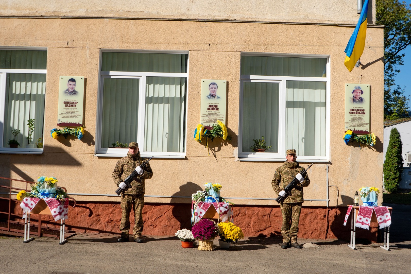 Пам'яті полеглих Героїв: в Івано-Франківську відкрили три анотаційні дошки