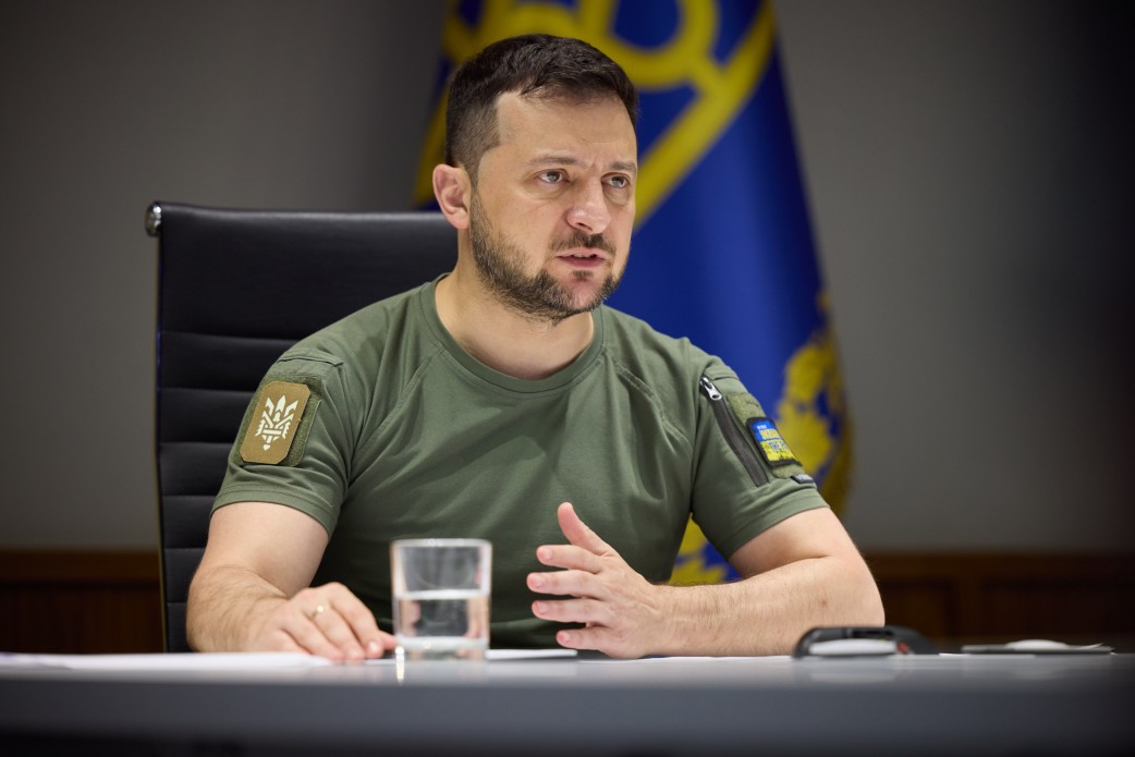 "Протягом тижня Росія застосувала проти України понад 1180 ударних дронів, 1360 керованих авіабомб", — Володимир Зеленський