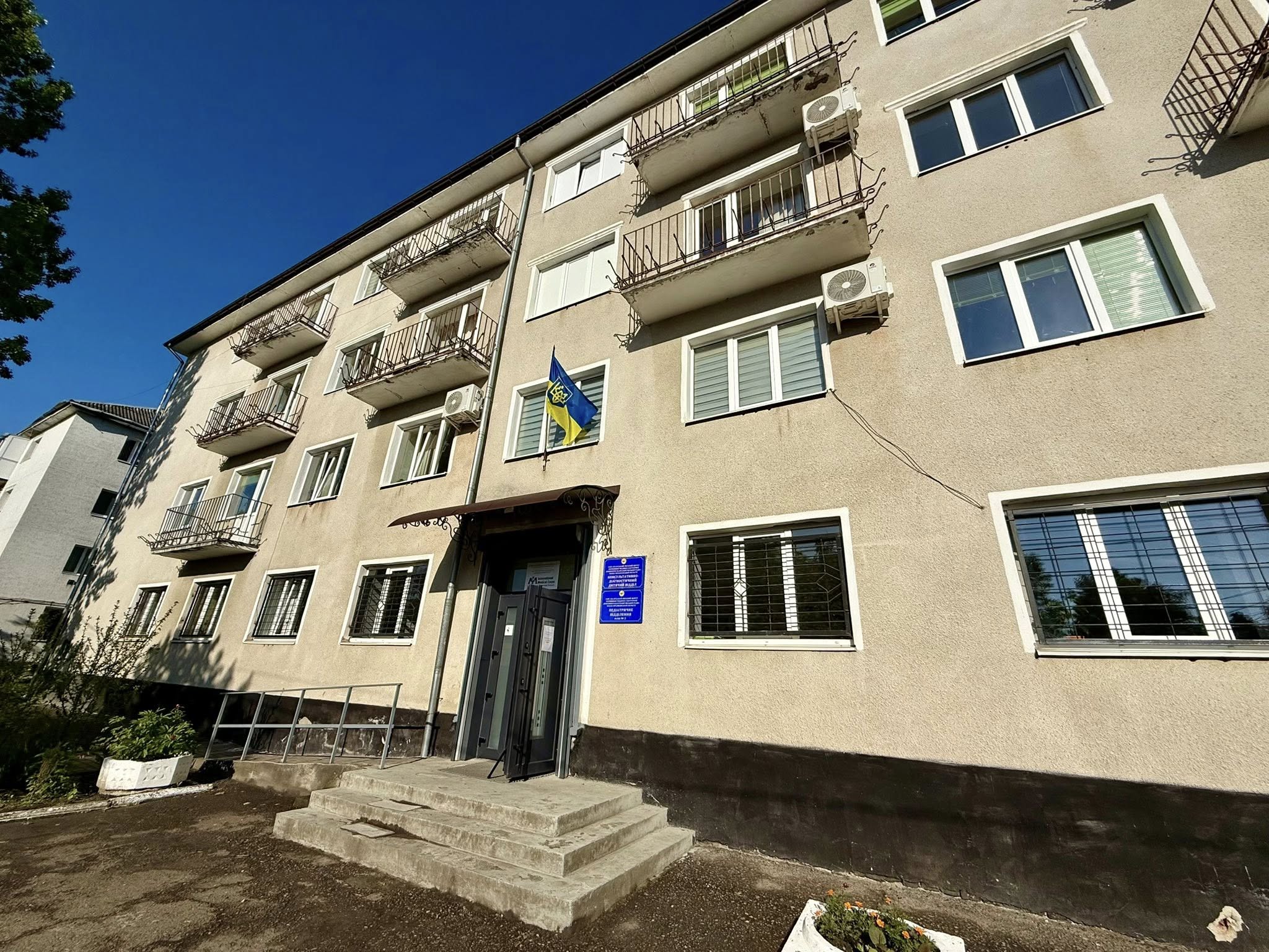 У Калуській дитячій поліклініці запрацювала сонячна електростанція