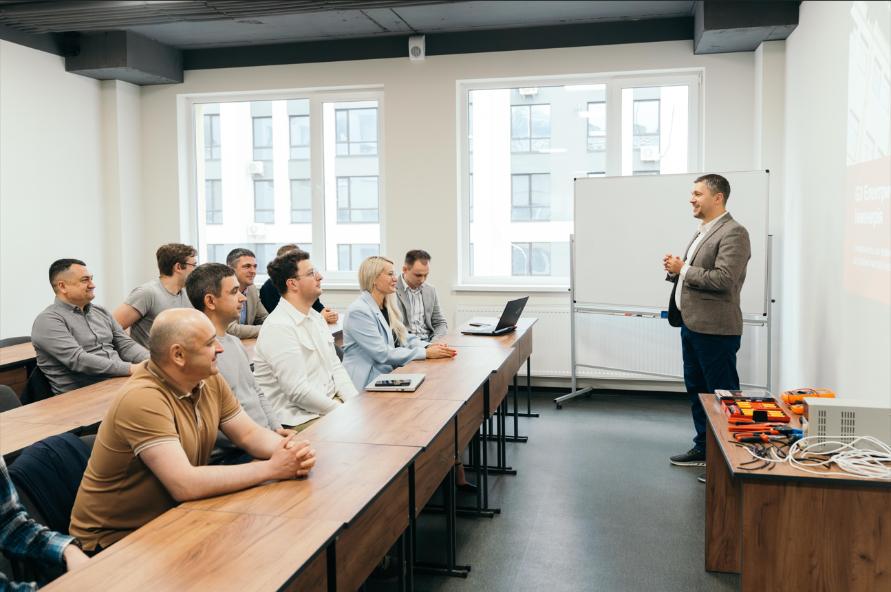 У Фаховому коледжі УКД презентували нову спеціальність — G3 Електрична інженерія