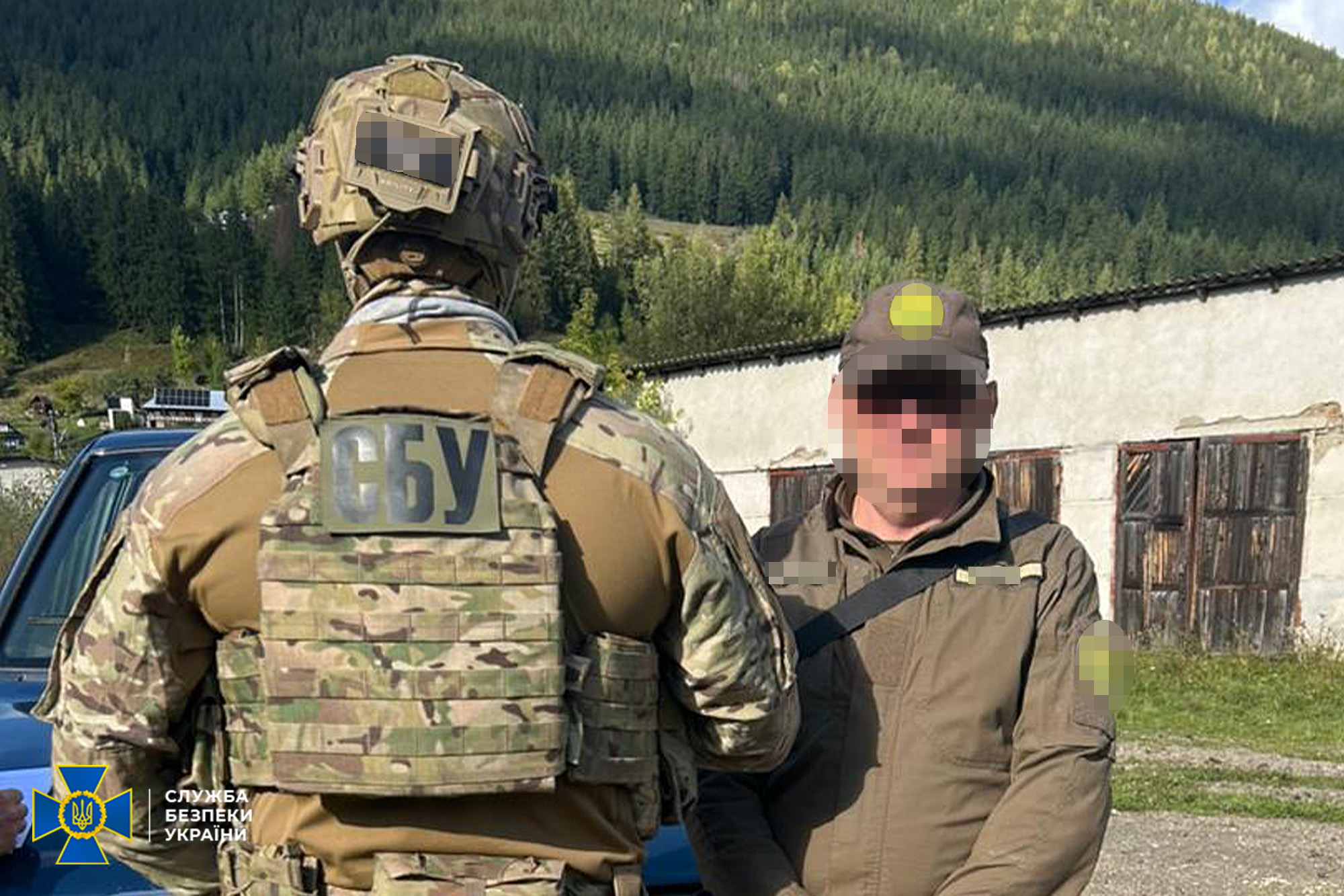 Переправляли «ухилянтів» за кордон: на Івано-Франківщині викрили посадовців нацпарку (ФОТО)