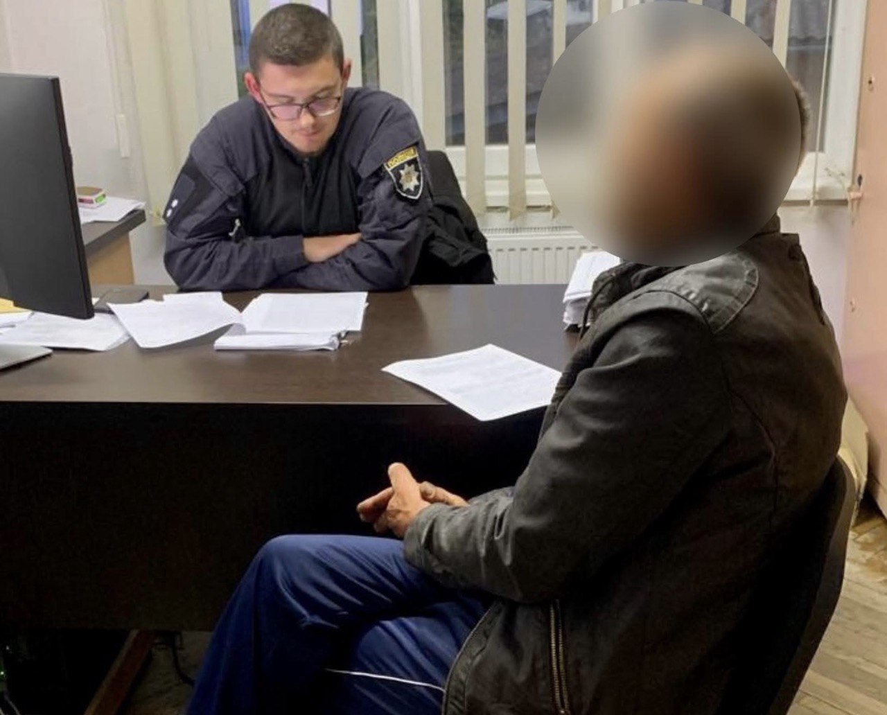 На Прикарпатті чоловікові повідомили про підозру за жорстоке поводження із собакою, яка померла від травм
