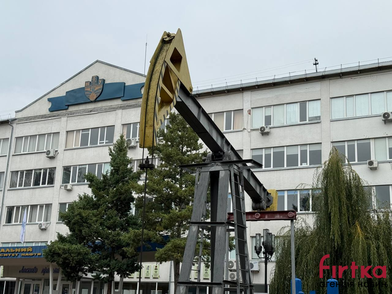 Відновлення та реновація: як ІФНТУНГ продовжує ліквідовувати наслідки ракетного удару