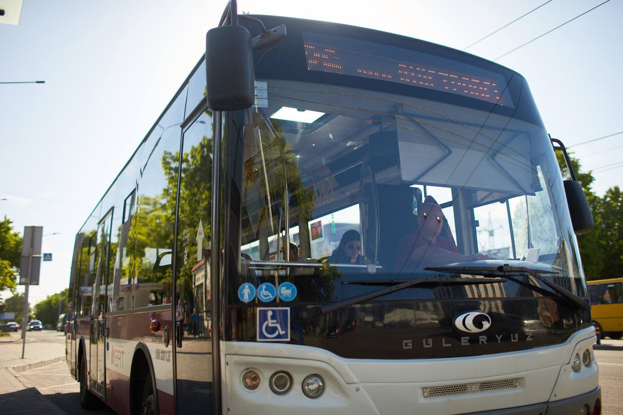 Проблема — у бронюванні. Мер Івано-Франківська пояснив, чому в місті бракує водіїв автобусів