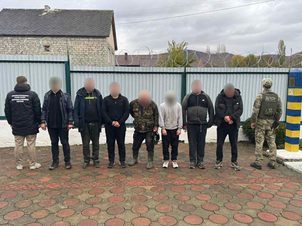 Затримали за сто метрів від кордону. Прикарпатець намагався незаконно потрапити до Румунії (ФОТО)