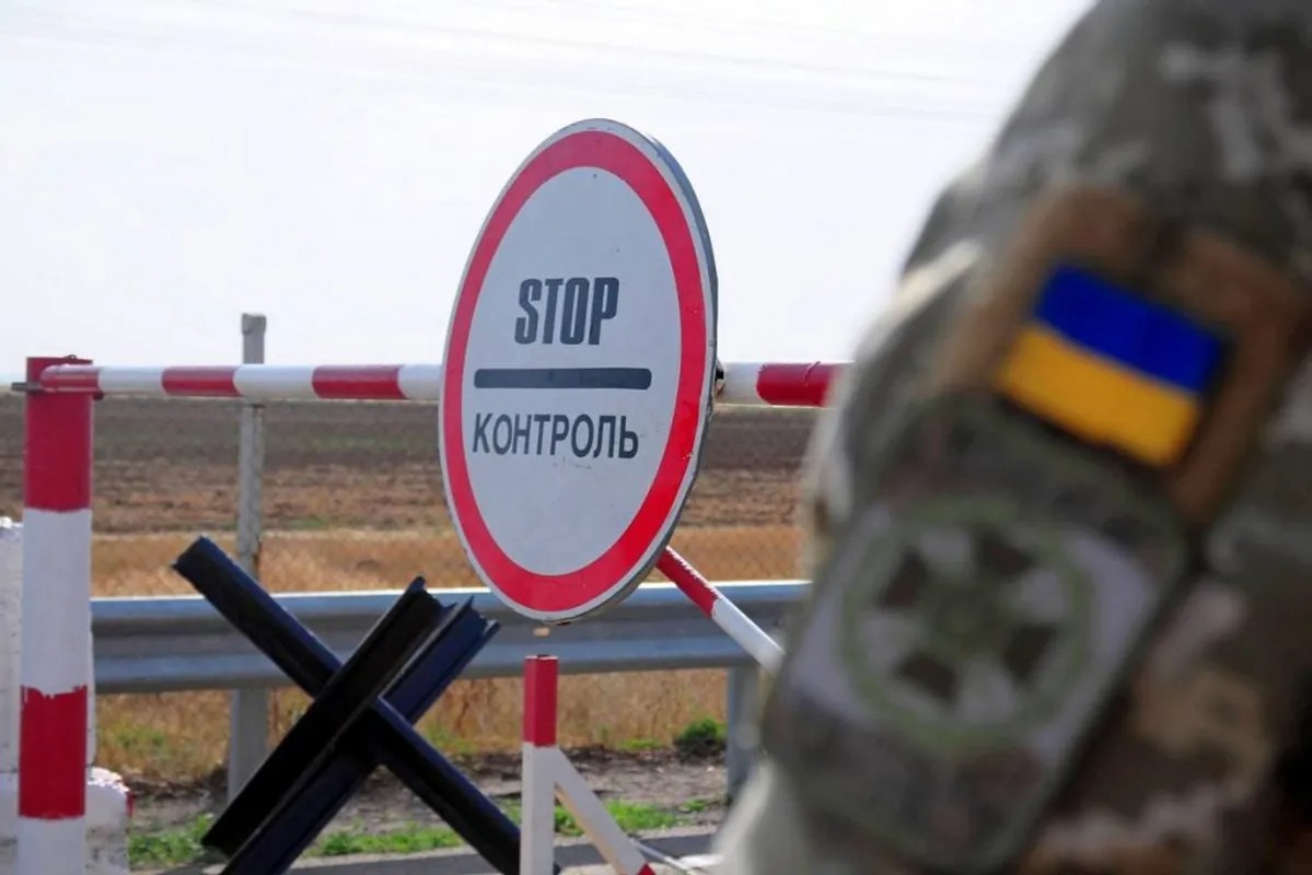 В Івано-Франківську засудили жінку, яка вивезла сина за кордон за підробленою медичною довідкою