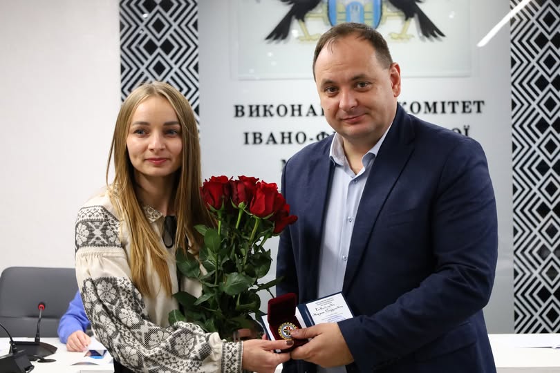 Учительку з Івано-Франківська нагородили відзнакою «Гордість громади»