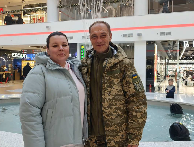 Під прицілом кулемета: як родина волонтерки, яка знайшла прихисток на Прикарпатті, виїжджала з Донецька