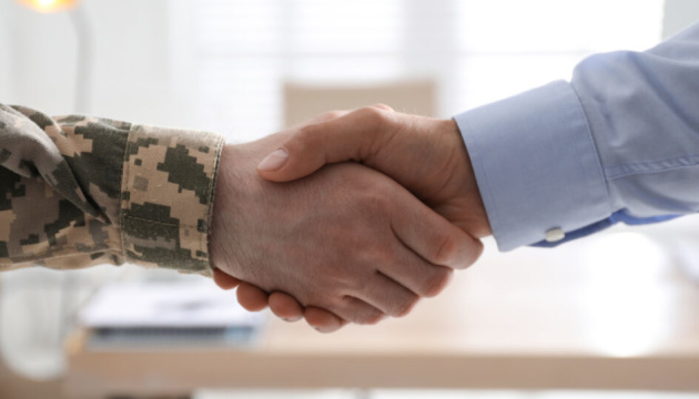 Прикарпатські ветерани та ветеранки можуть отримати підтримку для розвитку бізнесу