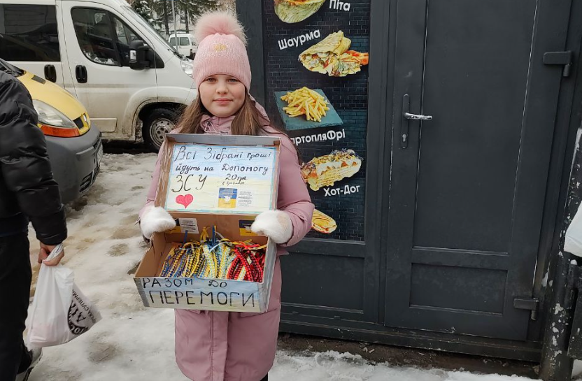 На Прикарпатті восьмирічна переселенка зібрала майже 194 тисячі гривень для ЗСУ