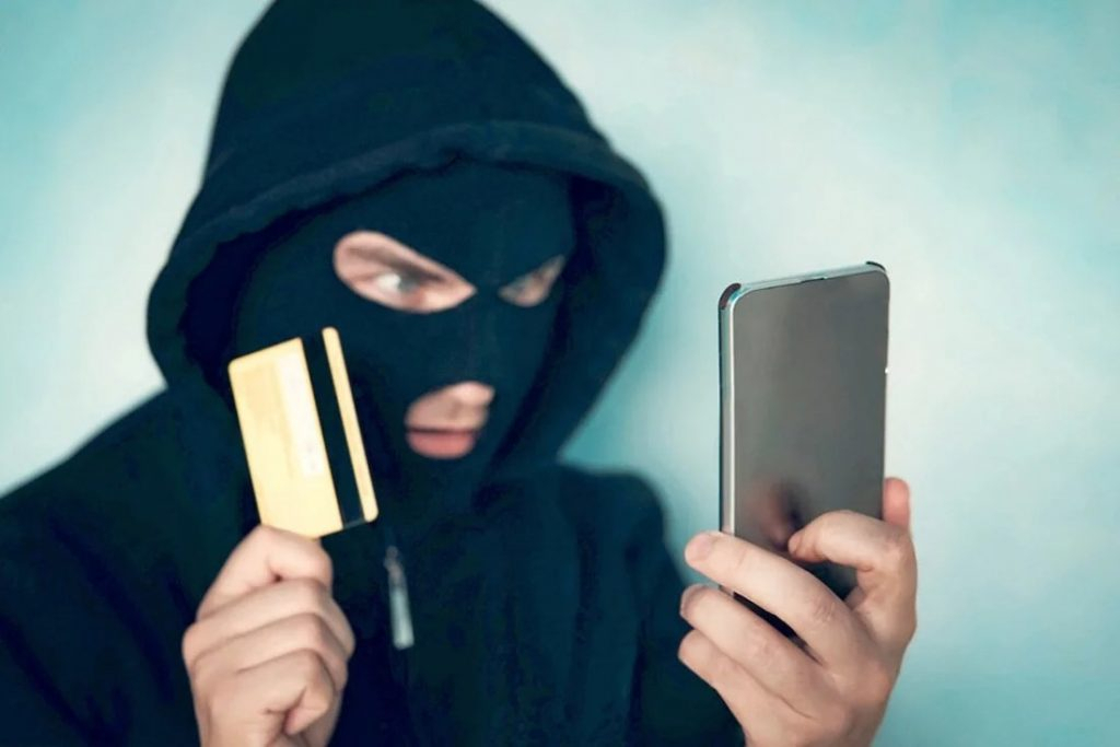 Довірилася псевдоспеціалісту: шахрай ошукав прикарпатку на понад 115 тисяч гривень