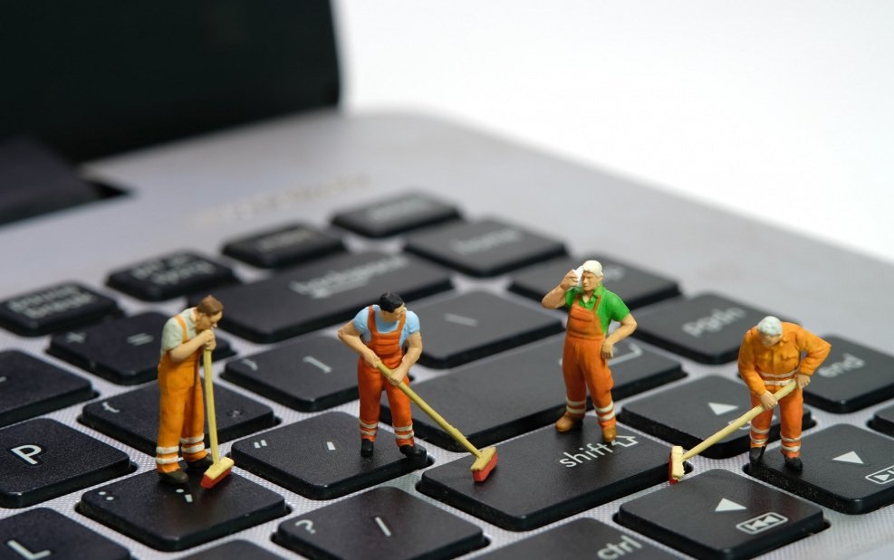 Клавіатура ноутбука перестала працювати? Дізнайтеся можливі причини та способи усунення