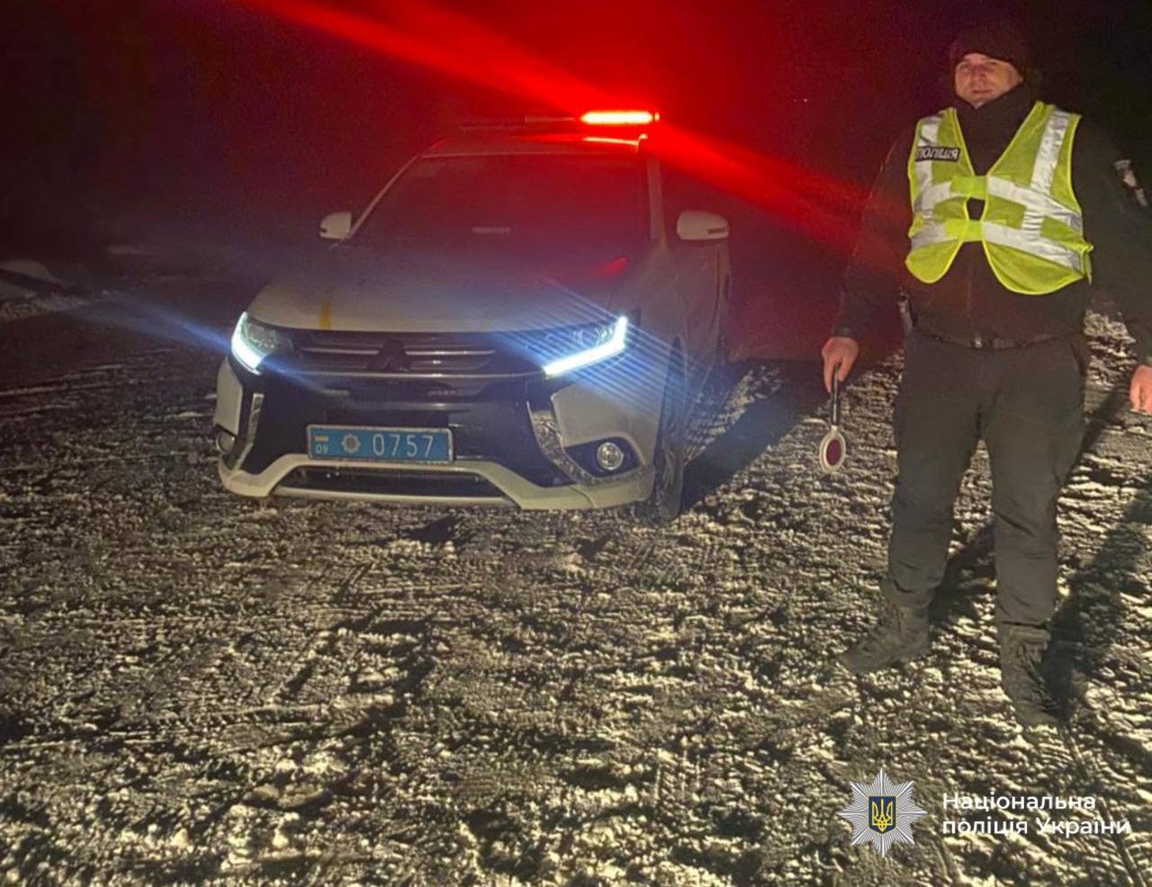 На Івано-Франківщині обмежили рух транспортних засобів на одній з автомобільних доріг через погодні умови