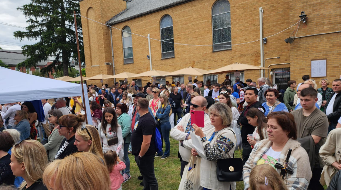 Від турнікетів до тепловізорів: як українська громада за кордоном забезпечує ЗСУ спорядженням