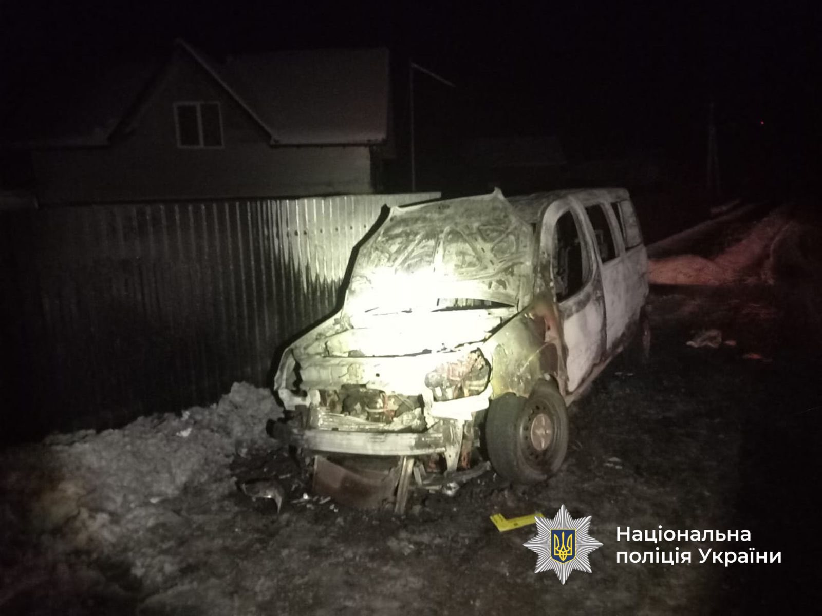 На Прикарпатті затримали молодика, який проник в чуже авто та підпалив його (ФОТО)