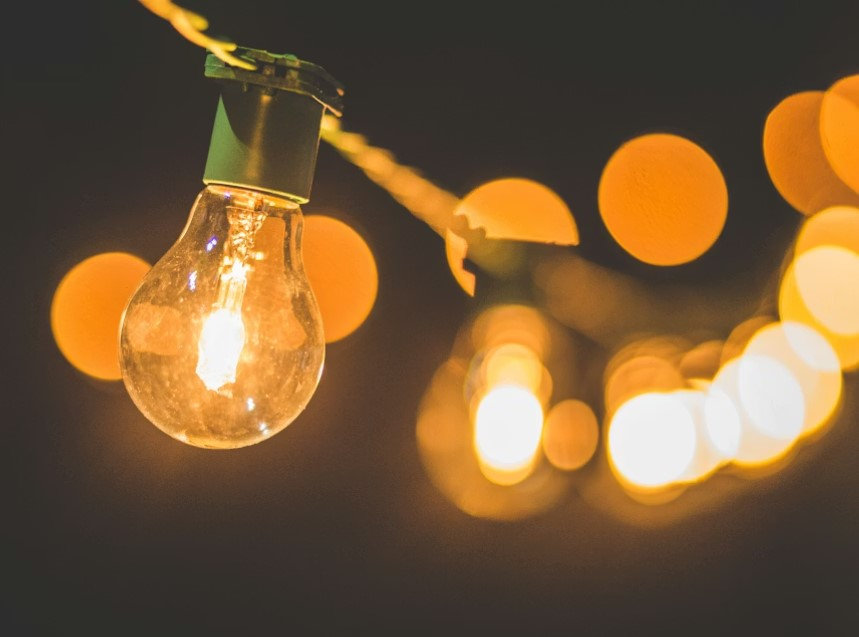 У Косові через аварію з вантажівкою без світла залишилися 73 споживачі: поліція шукає свідків ДТП