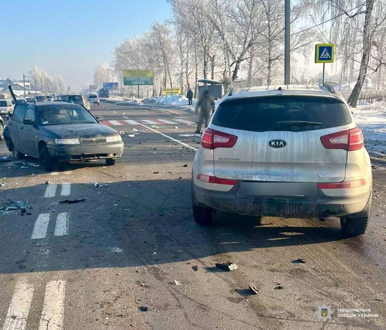 Трьох людей госпіталізували: неподалік Івано-Франківська зіткнулися два авто (ФОТО)