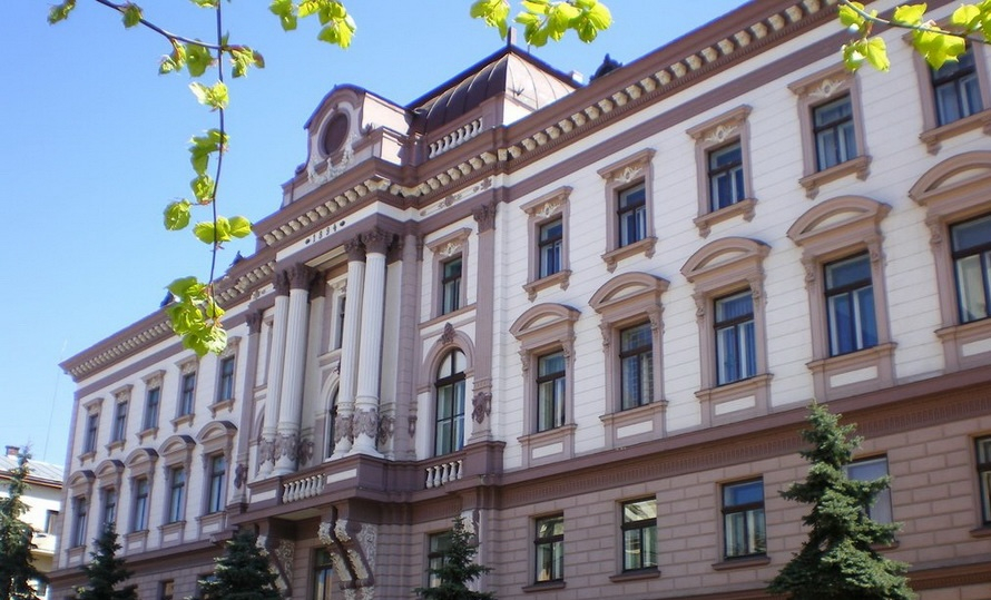 Івано-Франківський національний медичний університет переходить на змішаний формат навчання