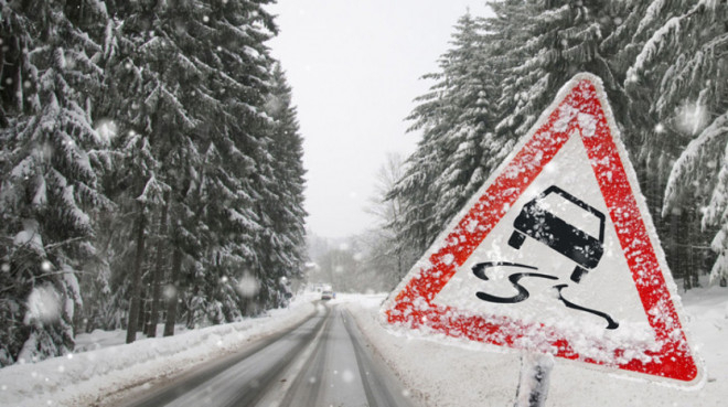 Прикарпатців попереджають про ожеледицю на дорогах