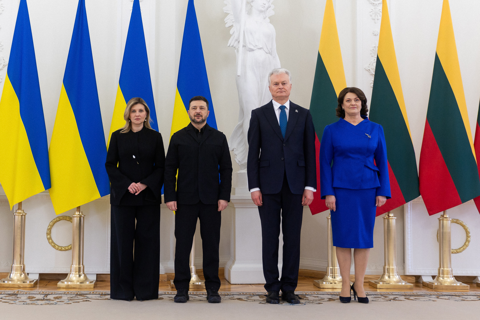 Литва ухвалила рішення передати українським містам майже сотню генераторів