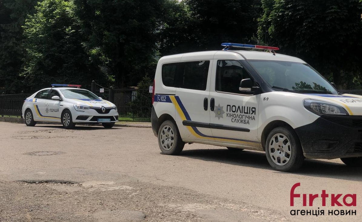 В Івано-Франківську перевіряють повідомлення про нібито замінування шкіл та держустанов