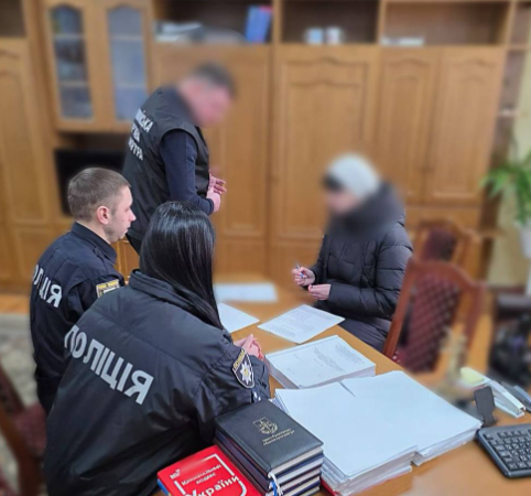 На Прикарпатті судитимуть посадовицю, яка завдала громаді понад 200 тисяч гривень збитків