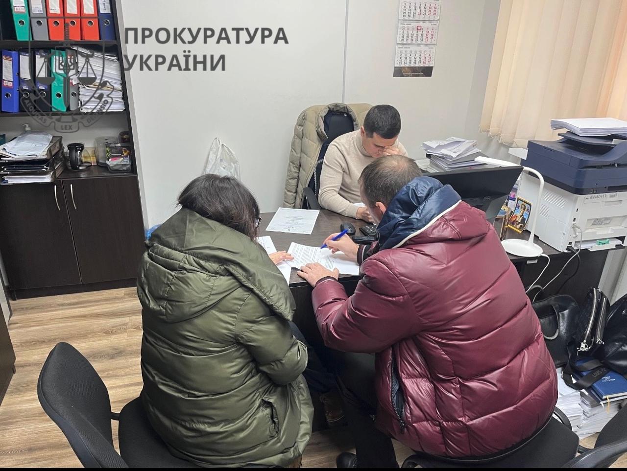 Ошукав батька захисниці «Азовсталі»: справу щодо посадовця поліції з Івано-Франківщини скерували до суду