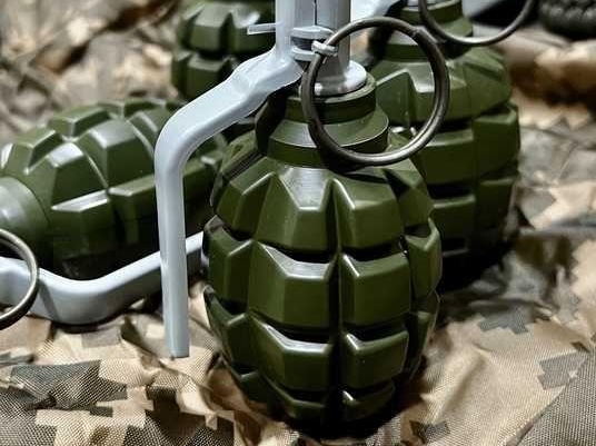 Налякав людей вибухом: на Івано-Франківщині військовослужбовець кинув страйкбольну гранату у будівлю поліції