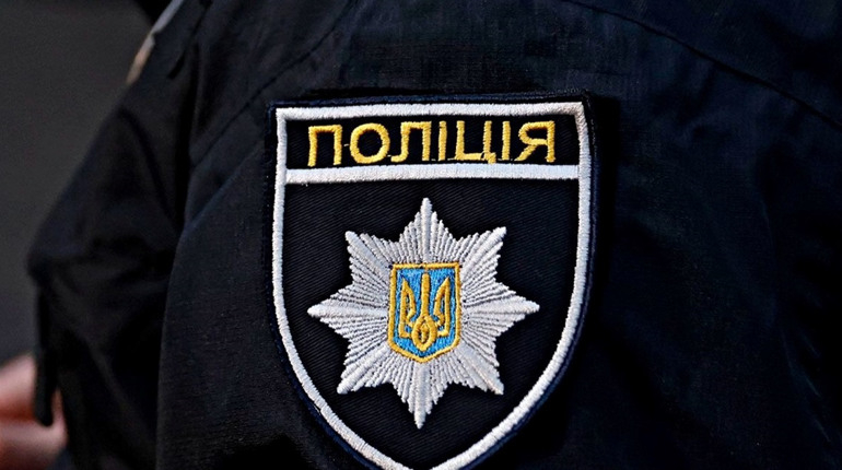 Загинула на місці: в Івано-Франківську з вікна багатоповерхівки випала 25-річна дівчина