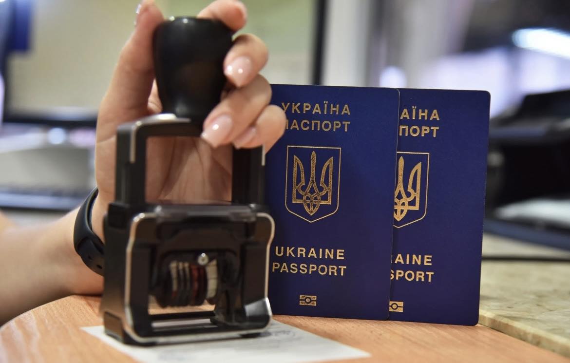За добу — 60 тисячі перетинів: яка ситуація на західному кордоні України