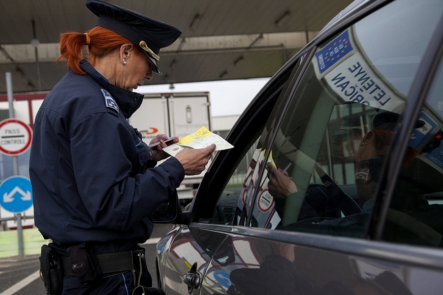Як підготуватися до перетину кордону автомобілем
