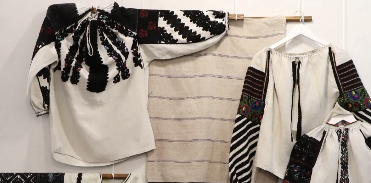 Понад 40 років колекціонування: у Коломиї відкрили виставку борщівських сорочок