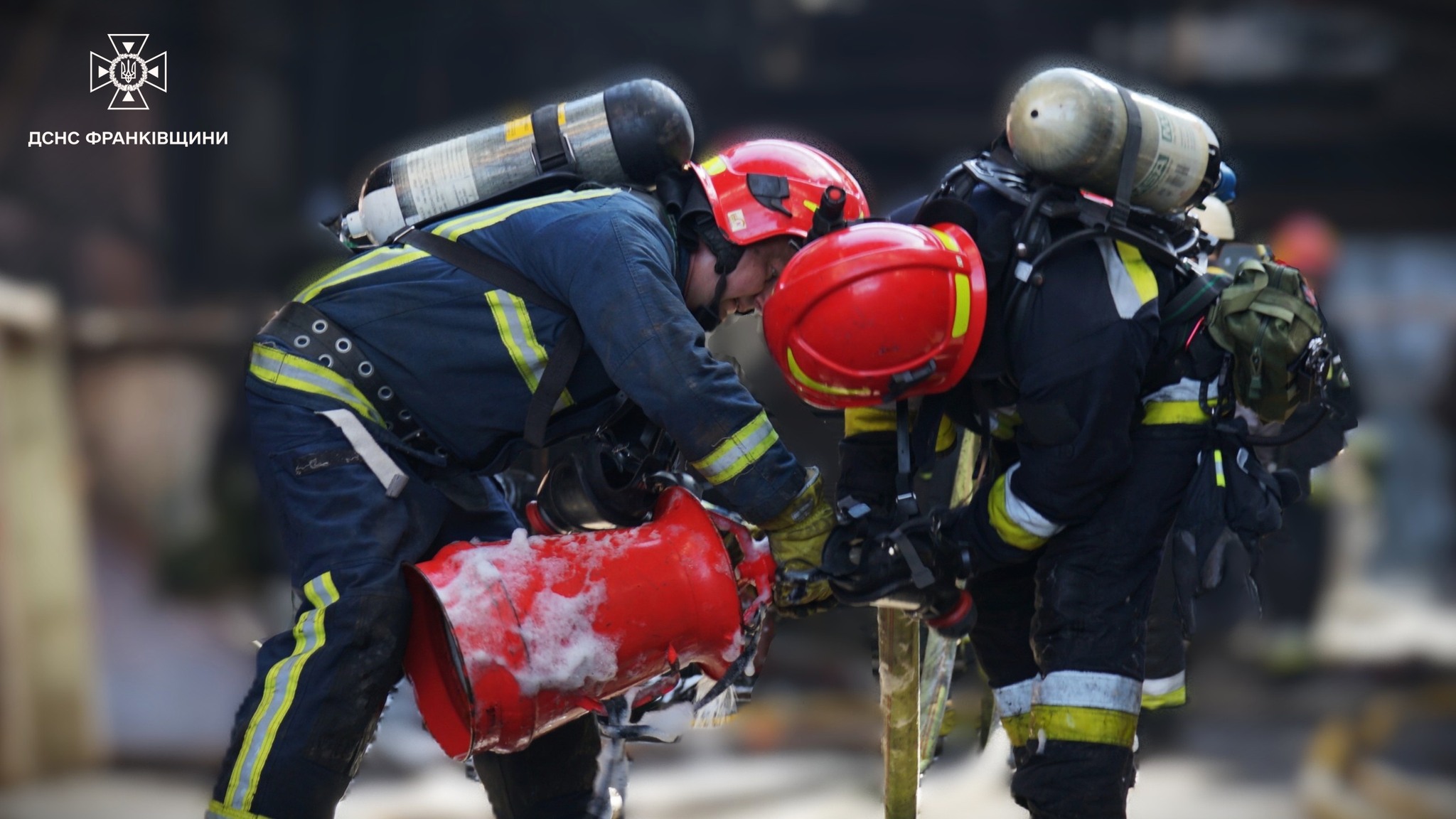В Івано-Франківському районі рятувальники ліквідували масштабну пожежу (ФОТО)