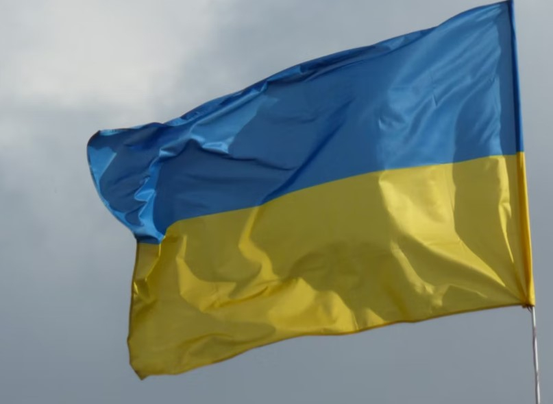 Опитування показало, скільки мешканців західних областей підтримують мирну угоду та референдум