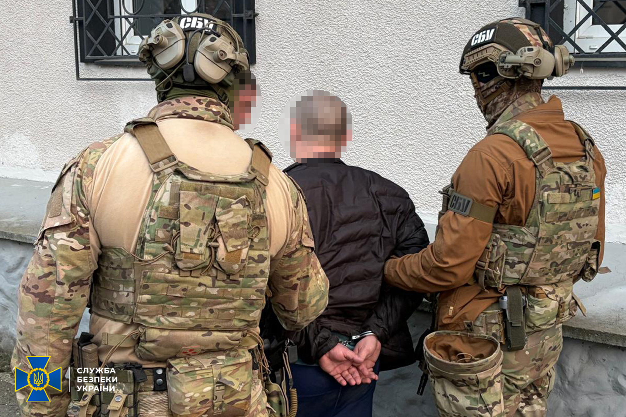 За тисячу доларів знімав з розшуку: керівника Калуського РТЦК затримали за хабарництво (ФОТО)