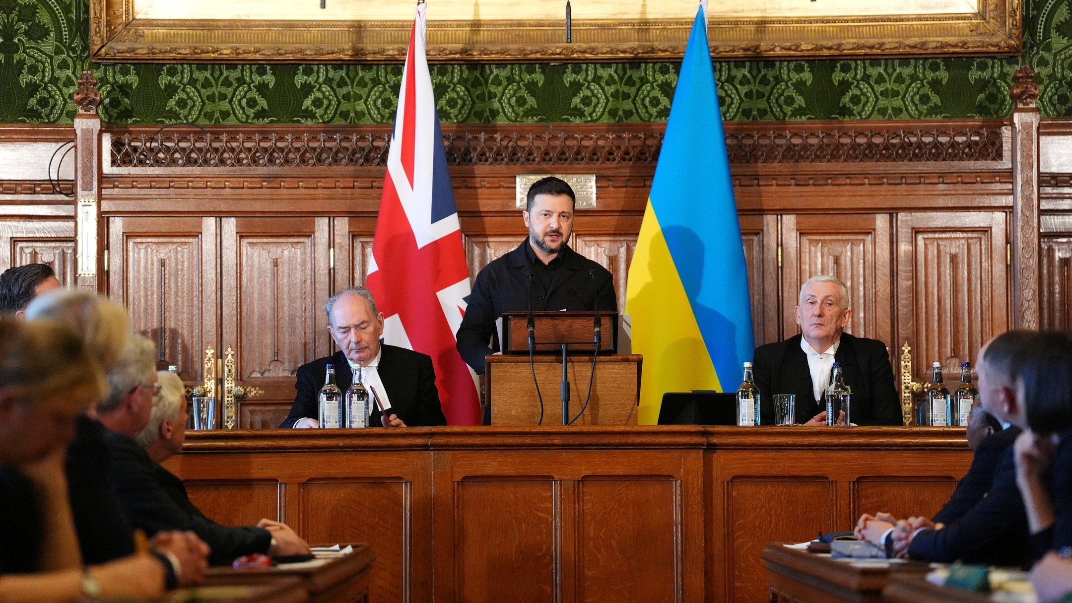 На Близькому Сході перебуває 201 український військовий експерт, — Зеленський