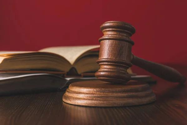 Попросив виконати роботу за себе: майстер з Івано-Франківщини отримав вирок за смерть електромонтера під час роботи