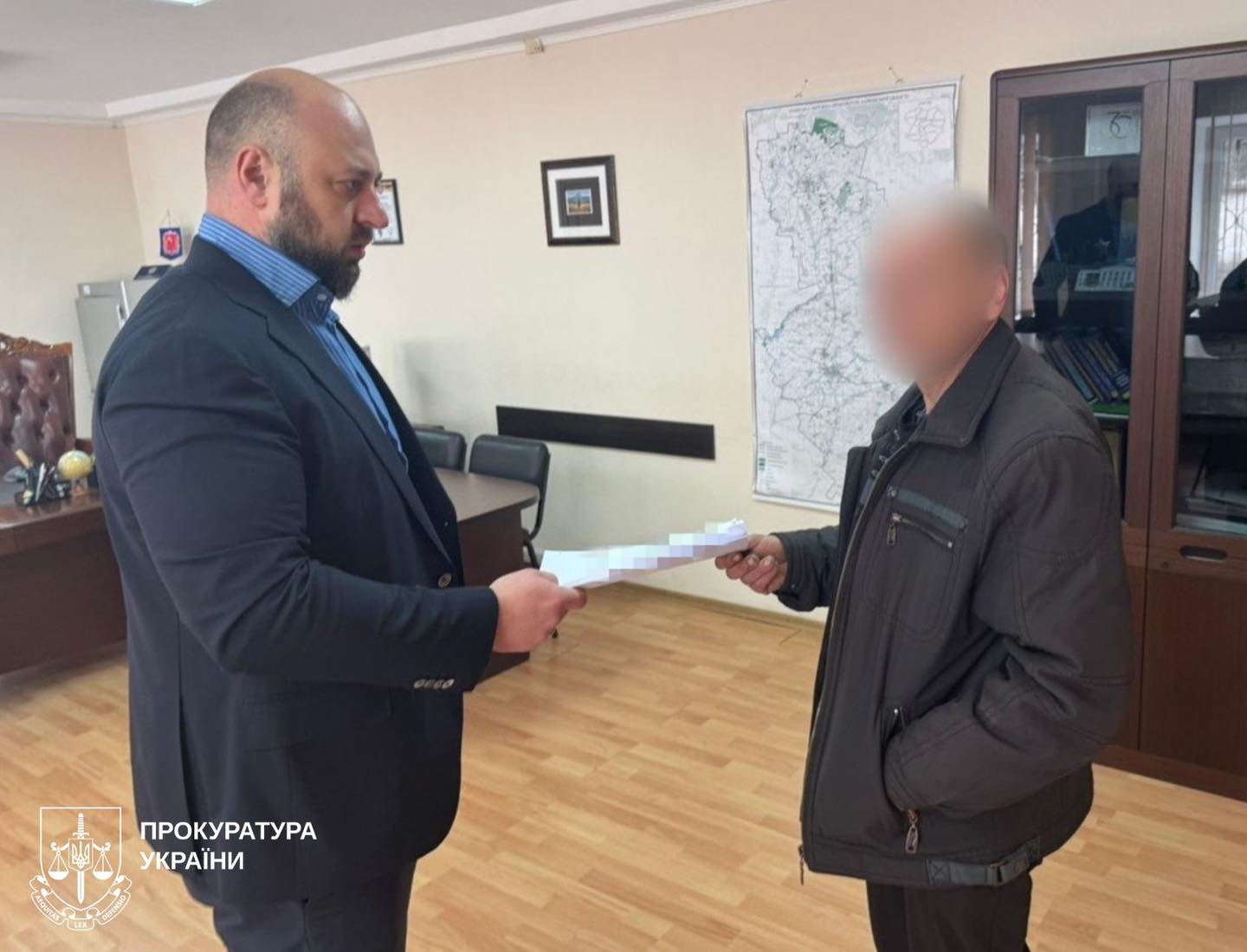 Народила дитину від рідного батька: мешканець Харківщини підозрюється у зґвалтуванні доньки