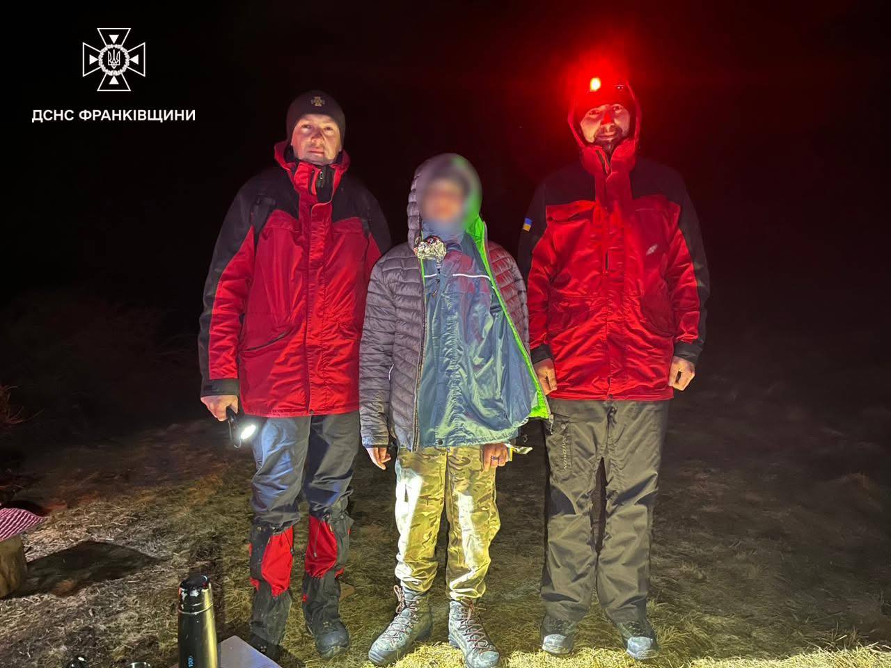 На Прикарпатті допомогли травмованому підлітку в горах (ФОТОФАКТ)