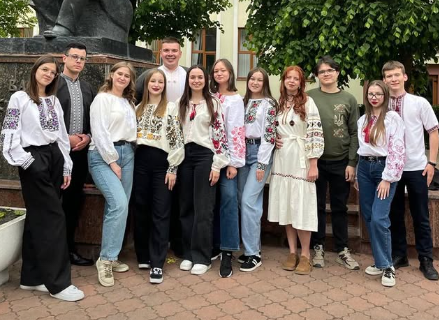 Дрони, свічки і збори: як івано-франківські студенти допомагають військовим
