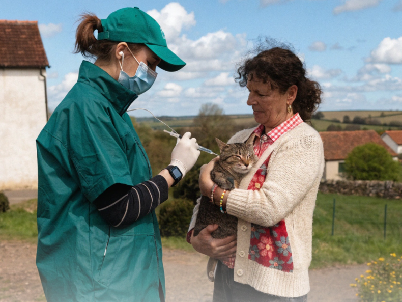 На Прикарпатті вакцинували майже 450 тварин проти сказу з початку квітня