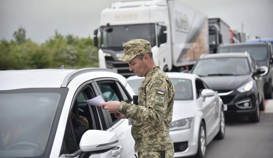 Західний кордон за добу: 68 тисяч людей і 17 тисяч авто