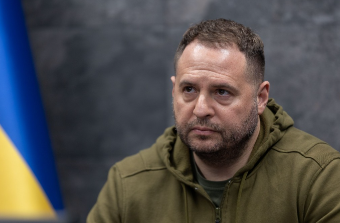 Суд залишив запобіжний захід екскерівнику Офісу Президента Андрію Єрмаку без змін
