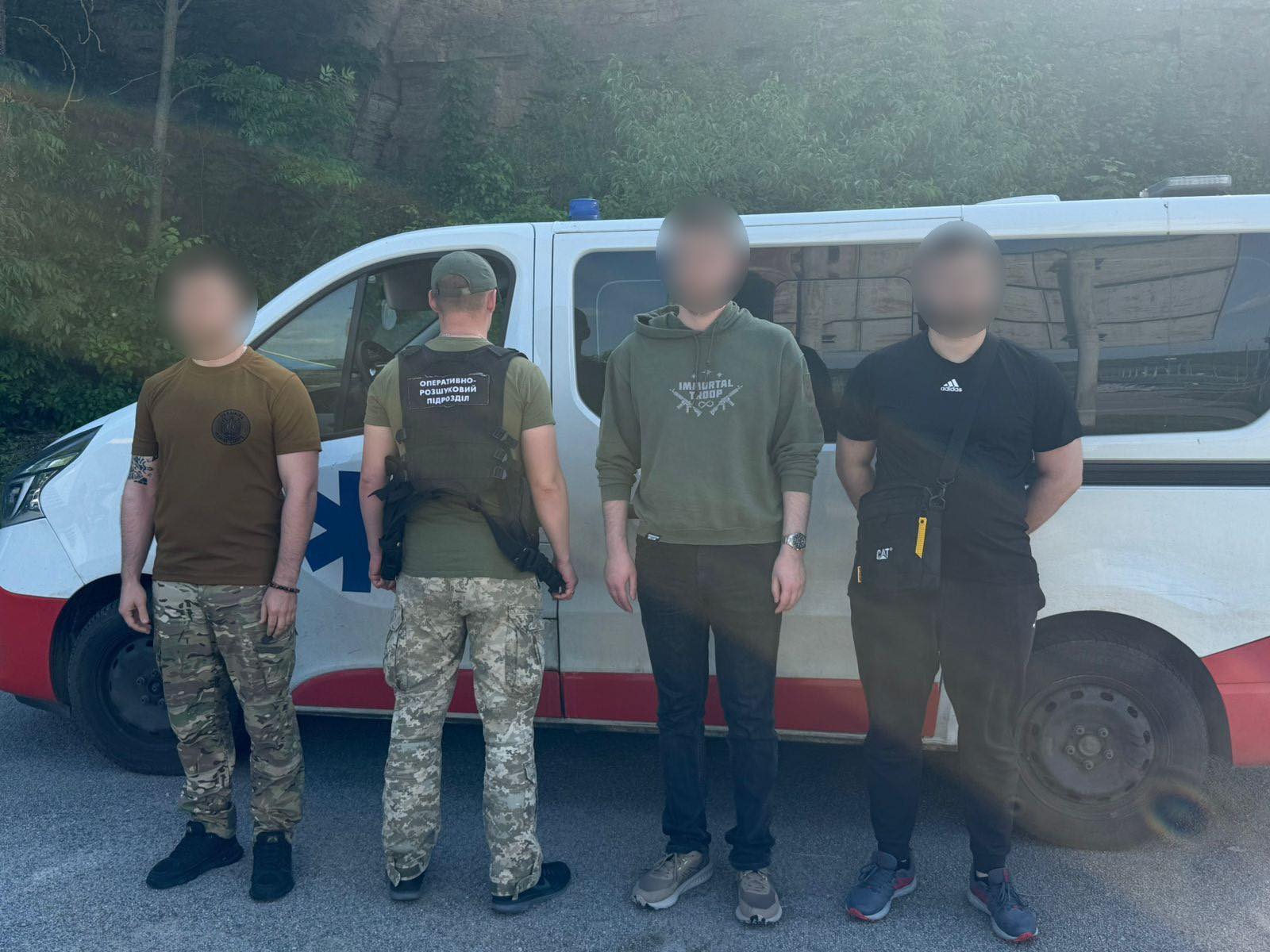 Під виглядом волонтерської поїздки двоє чоловіків намагалися нелегально перетнути кордон