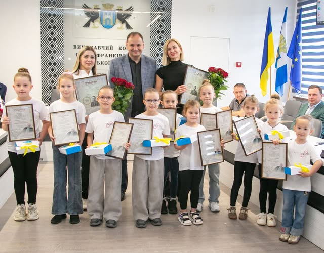 В Івано-Франківську відзначили чемпіонок України з черлідингу та їхніх тренерів