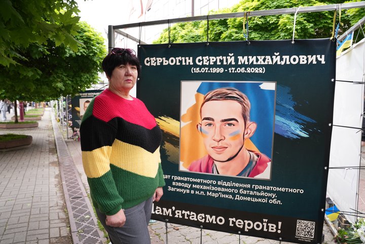 «Уже немає куди ставити». Як в Івано-Франківську змінюватимуть Алею пам’яті на «стометрівці»